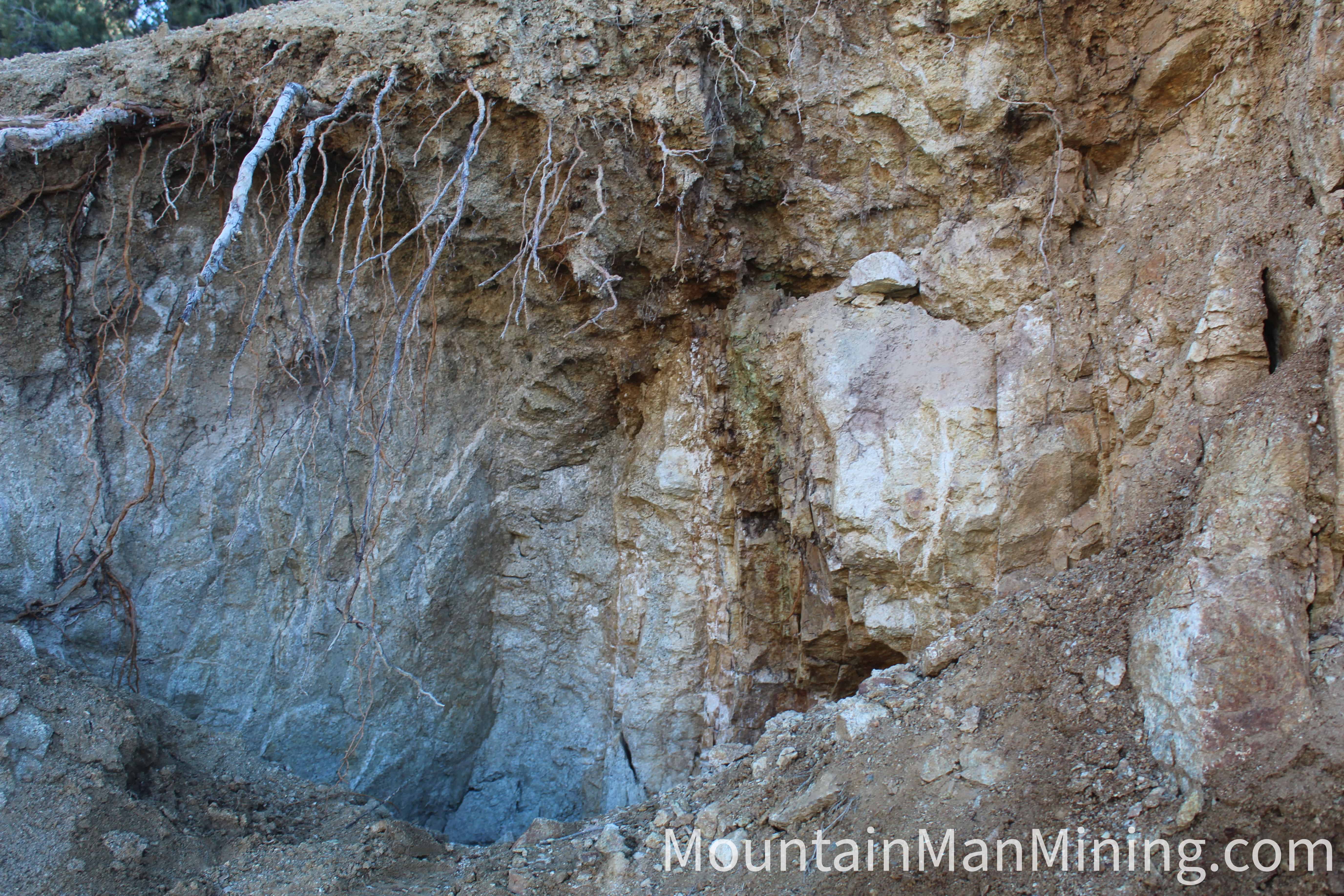 The Enriquez &mdash; Banded quartz vein exposed in the shear zone